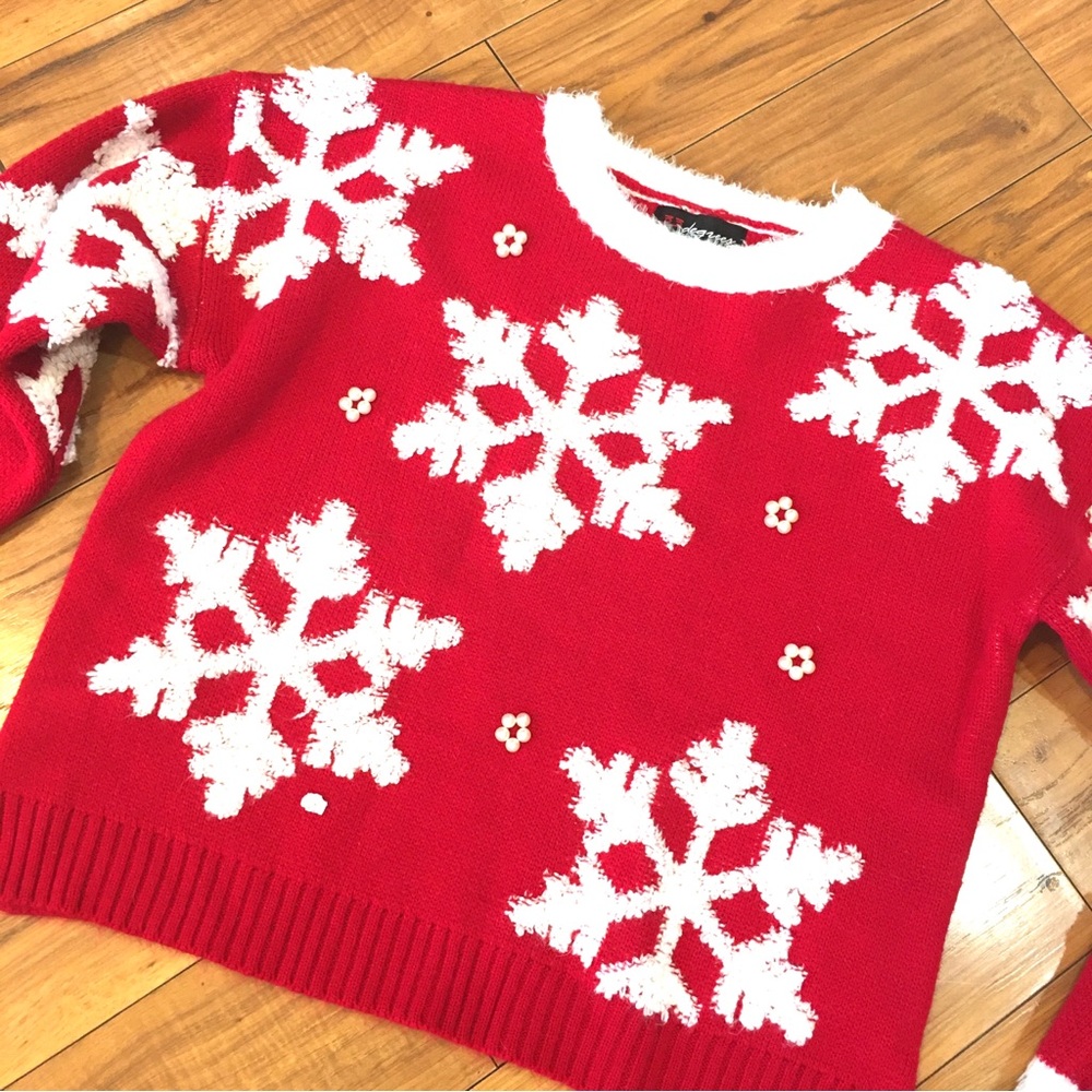 33 Degrees Christmas sweater puffy fabric  snowflakes red white cozy small
